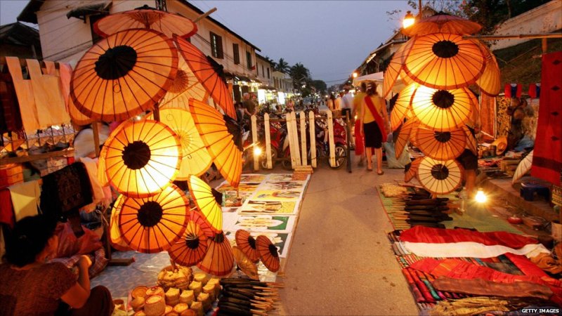 Luang Prabang Night Market - the renowned shopping area in Laos