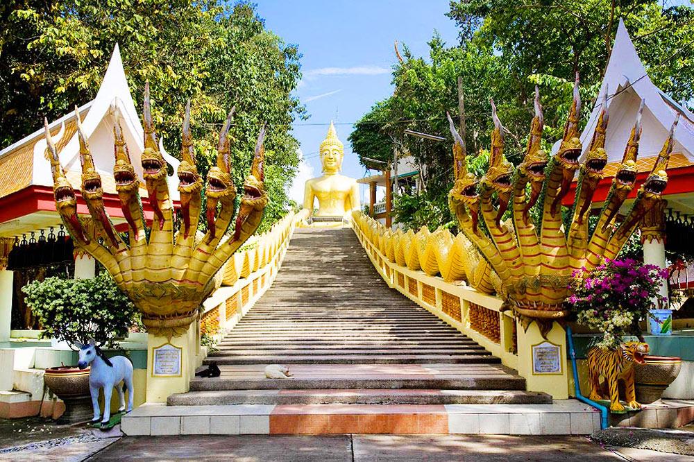 Big Buddha Hill with the famous golden Buddha