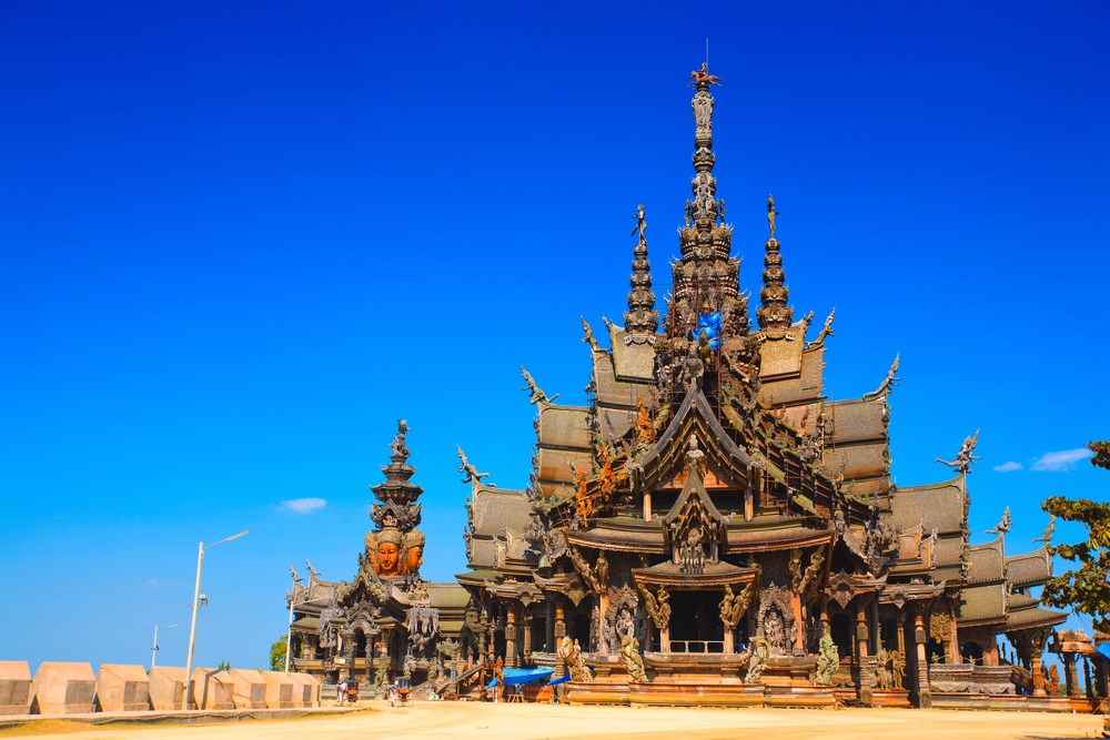  tourist attractions in Pattaya-Sanctuary of Truth - the wooden masterpiece in Pattaya