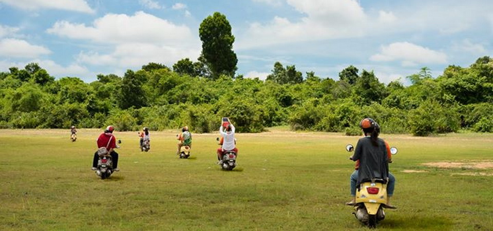 Tourists love discovering villages far from the central area of Siem Reap by motorbike